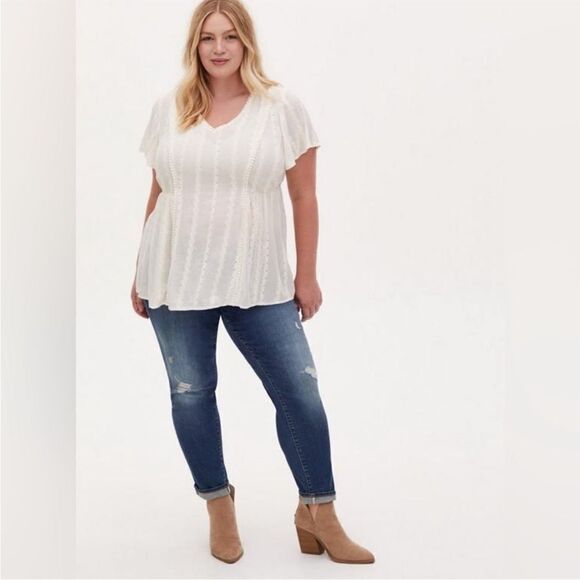 Torrid White Semi Sheer Textured V-Neck Embroidered Boho Top Cottage Core - Picture 1 of 13